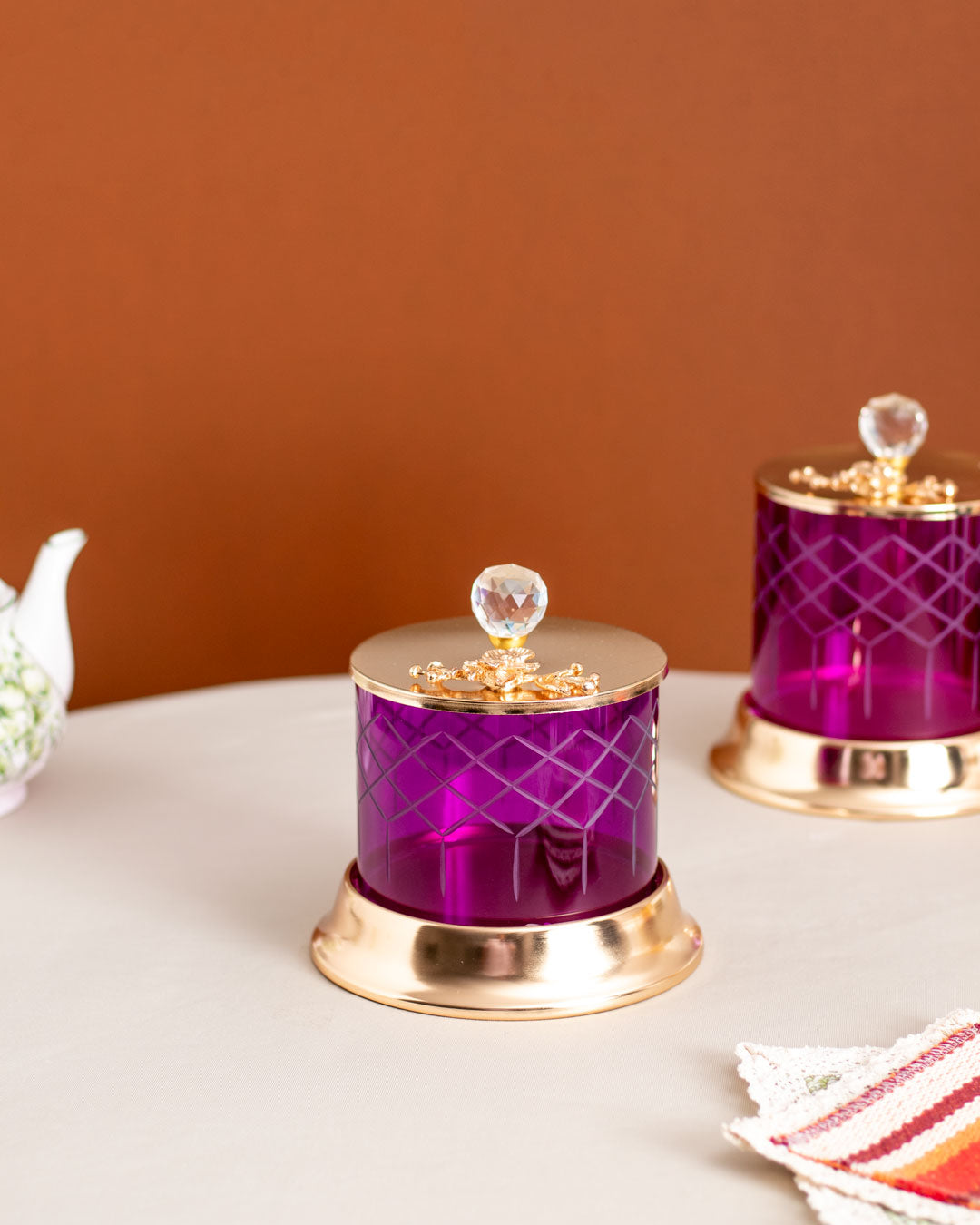 Wild Berry Ginkgo Jar With Lid - Large